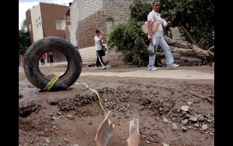 Pese a los trabajos, vialidades, como la calle Fray Antonio Alcalde, lucen intransitables. A. HINOJOSA  /