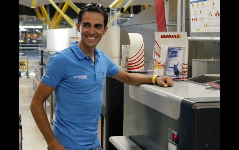 El ciclista español Alberto Contador en la salida hacia Nantes, Francia. EFE  /