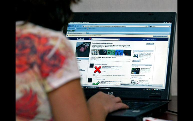 Los mensajes contra el canon digital se multiplicaron en redes como Facebook y Twitter. E. BARRERA  /