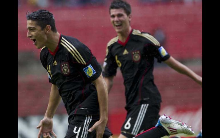 Koray Guenter celebra el primer gol del equipo alemán en el partido. MEXSPORT  /