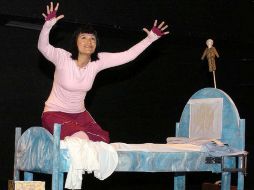 Escena de Pipí, una obra para niños con complejos de meones, con Susana Romo. ARCHIVO  /