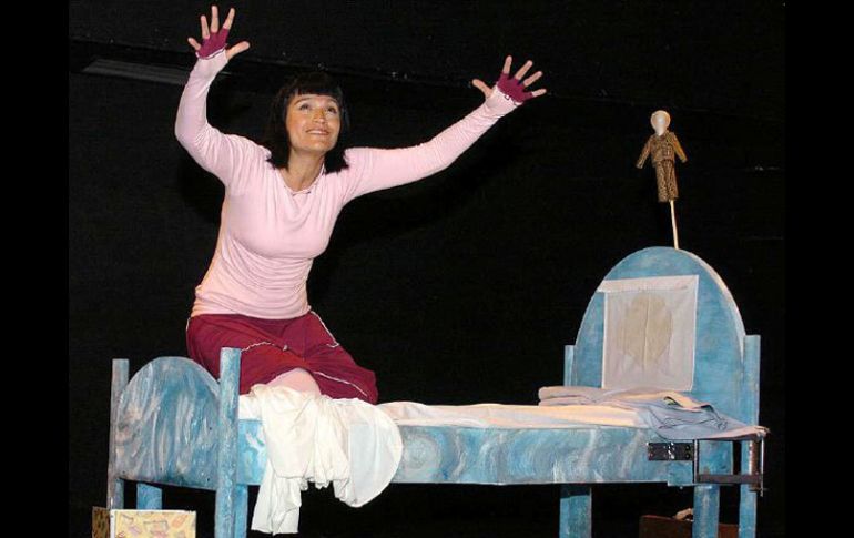 Escena de Pipí, una obra para niños con complejos de meones, con Susana Romo. ARCHIVO  /