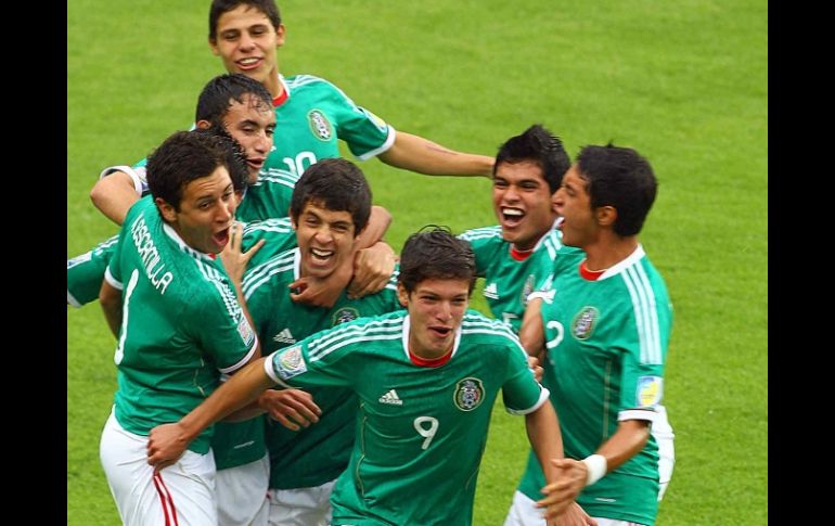 Jugadores de la Selección mexicana Sub-17 celebrando, durante partido del Mundial Sub-17 en Pachuca. MEXSPORT  /