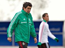 El seleccionador Luis Fernando Tena, durante entrenamiento rumbo a Copa América 2011. MEXSPORT  /