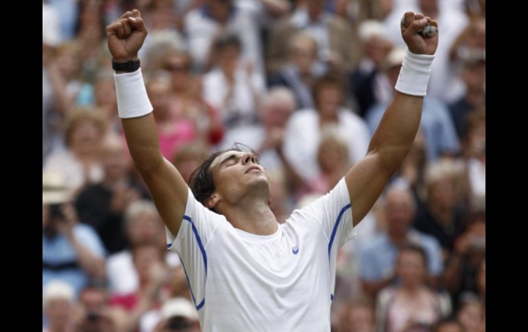 Rafael Nadal celebrando triunfo ante Andy Murray en Wimbledon. EFE  /