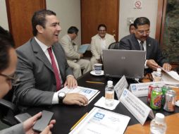 Héctor Vielma y José Luis Hernández, presidente del Consejo de Administración y director del SIAPA. S. NÚÑEZ  /