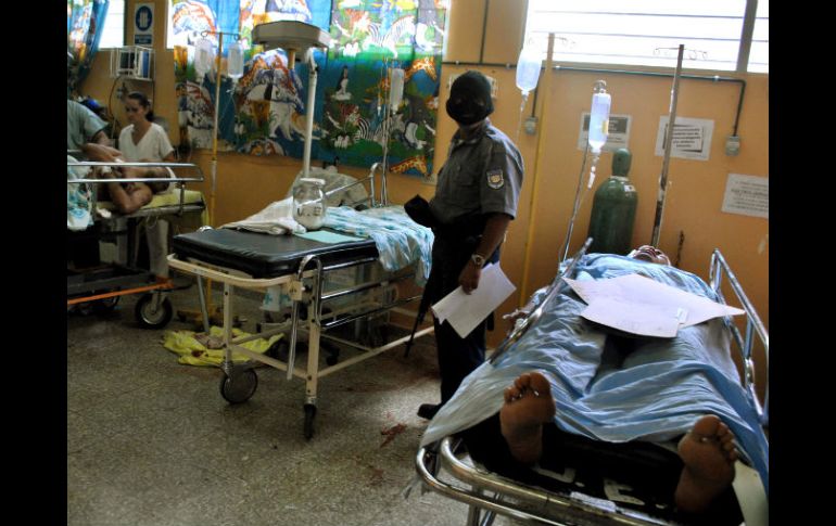 Los cinco heridos ya son atendidos en el hospital San Juan de Dios. EFE  /