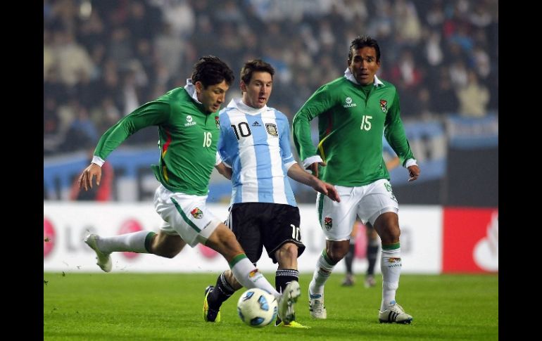 Lionel Messi (c) durante partido inaugural de Copa América contra Bolivia. MEXSPORT  /