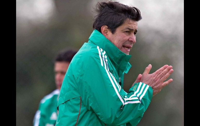 Luis Fernando Tena, técnico de México, durante entrenamiento para Copa América en Argentina. MEXSPORT  /