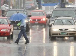 La lluvia cae sobre la ciudad de Pachuca, en el estado de Hidalgo. EFE  /