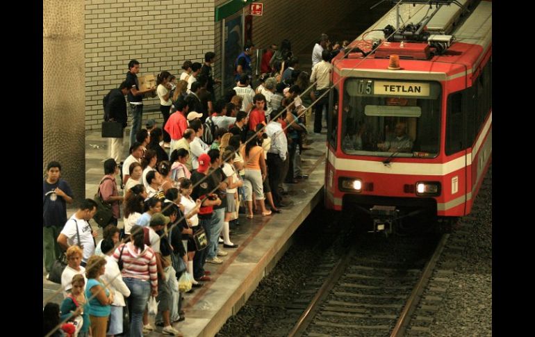 Aspecto de la Línea 2 del Tren Ligero. La tercera ruta tendría 16.5 kilómetros de longitud. A. CAMACHO.  /