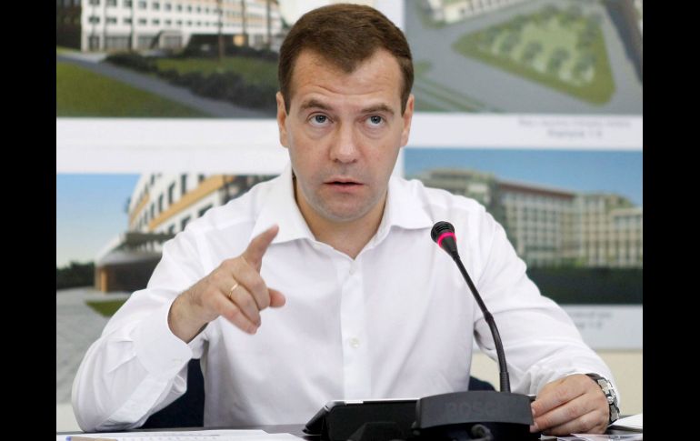 El presidente ruso, Dmitry Medvedev, ofrece una rueda de prensa en Vladivostok en Rusia. EFE  /