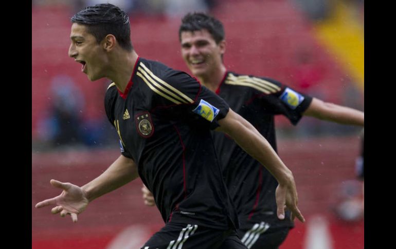 Koray Guenter de Alemania celebrando un gol durante el juego de octavos contra Estados Unidos. MEXSPORT  /