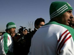 Giovani dos Santos y Luis Michel en una conferencia en Tigre, Buenos Aires. REUTERS  /