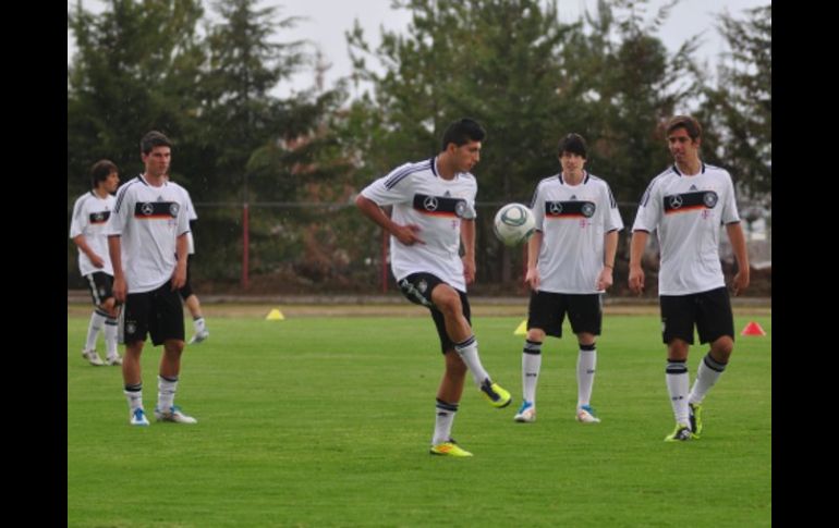 Seleccionados de Alemania Sub-17, durante sesión de entrenamiento en Morelia. NOTIMEX  /