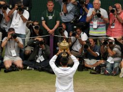 Creo que todavía estoy durmiendo, me siento como en un sueño, declaró Djokovic.AFP  /