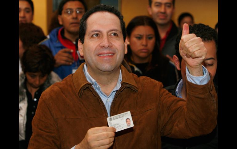 El candidato de Unidos Por Tí, Eruviel Ávila Villegas lleva ventaja según el conteo. AP  /