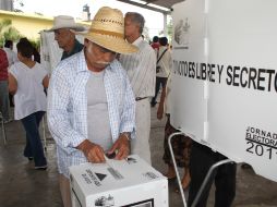 Decenas de nayaritas acudieron a votar a las diferentes casillas durante la jornada electoral del día de hoy. NTX  /