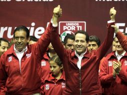 Humberto Moreira y Eruviel Ávila. El líder del tricolor destacó el triunfo del candidato en el Edomex. EL UNIVERSAL  /