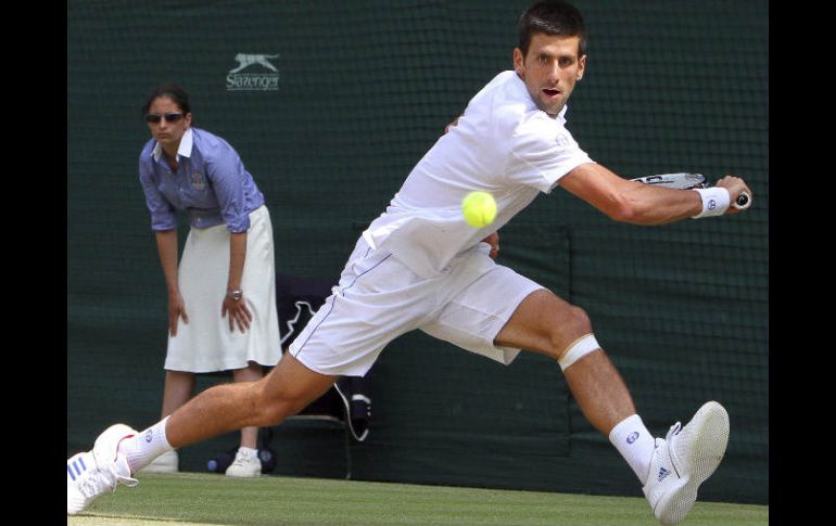 Djokovic durante la Final en Wimbledon. EFE  /