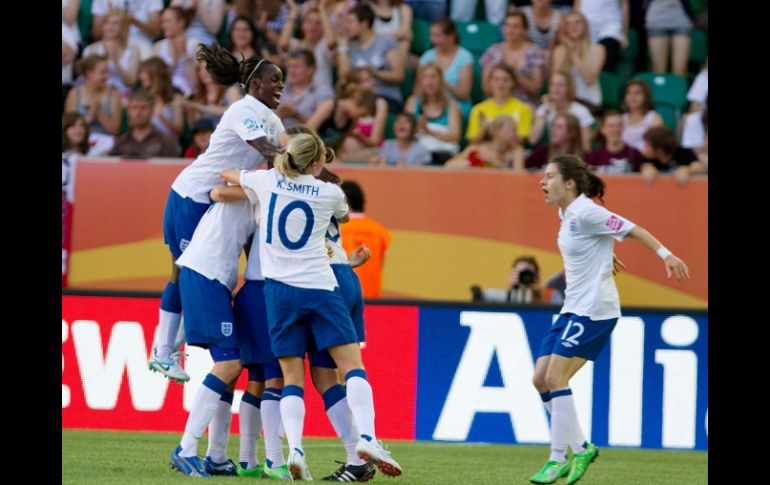 Jugadoras de la Selección Femenil de Inglaterra durante partido del Mundial en Alemania. MEXSPORT  /