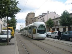 Modelo del tranvía que actualmente circula en Lyon, Francia. ESPECIAL  /