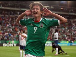 El delantero del Tricolor Sub-17 y de las Chivas, Carlos Fierro, celebra su gol, con el cual México pasa a semifinales. MEXSPORT  /