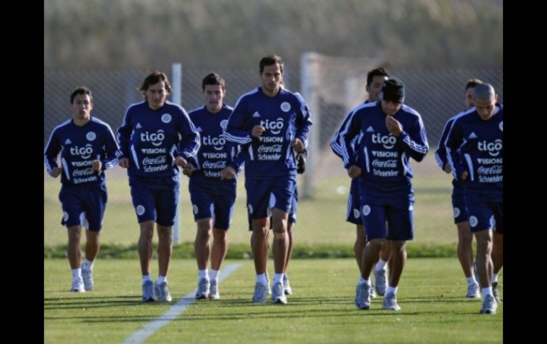 La Selección de Paraguay, durante sesión de entrenamiento para Copa América. AFP  /