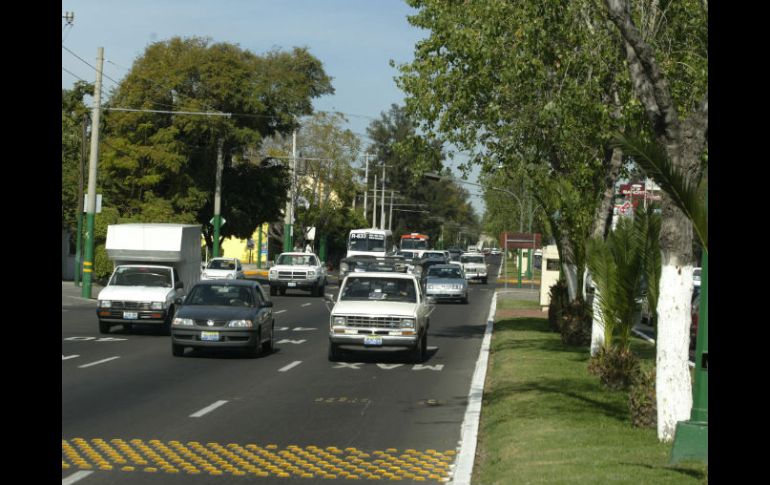 Aspecto de la Avenida Ávila Camacho, una de las arterias por las que se planea que circule el tranvía. ARCHIVO  /