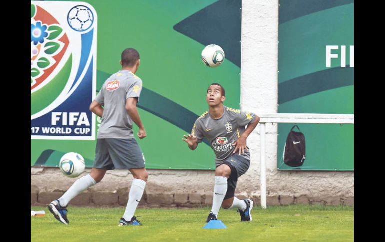 Jugadores del cuadro de Brasil durante el entrenamiento en Verde Valle. MEXSPORT  /