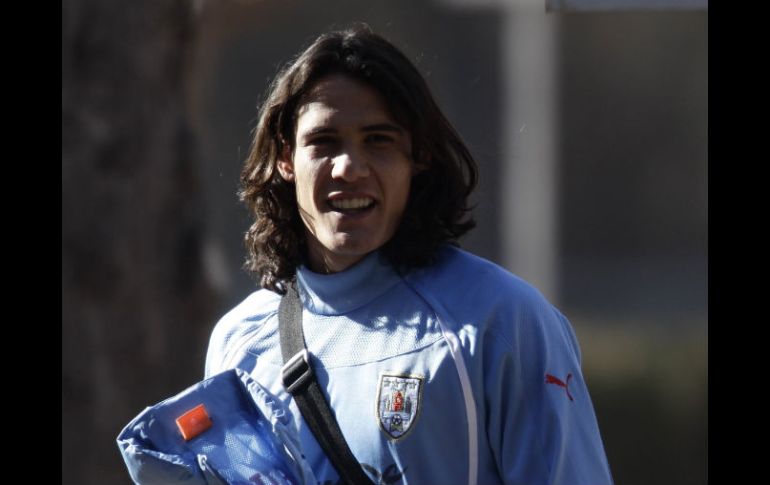 El uruguayo mientras llegaba ayer a un entrenamiento en Mendoza. REUTERS  /