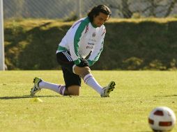 Héctor Reynoso estirandose dúrante un entrenamiento en Benavidez, a 40 Km de Buenos Aires. AFP  /