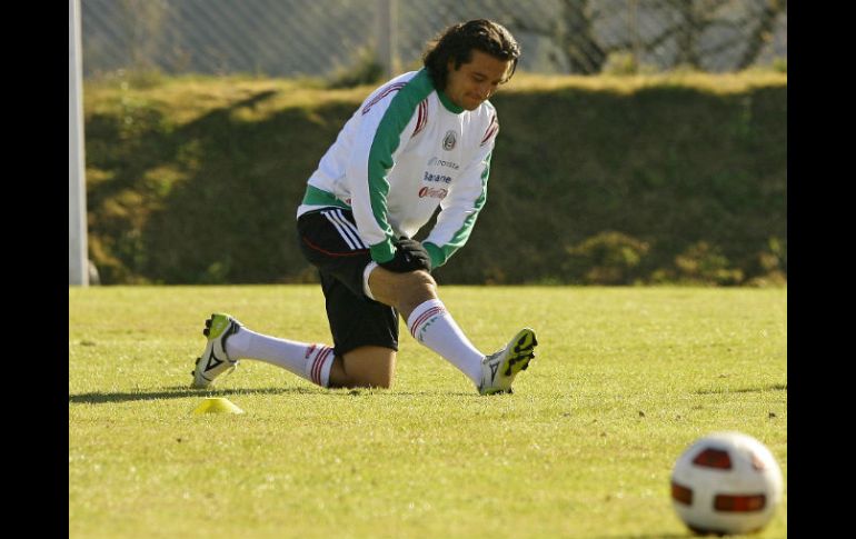 Héctor Reynoso estirandose dúrante un entrenamiento en Benavidez, a 40 Km de Buenos Aires. AFP  /