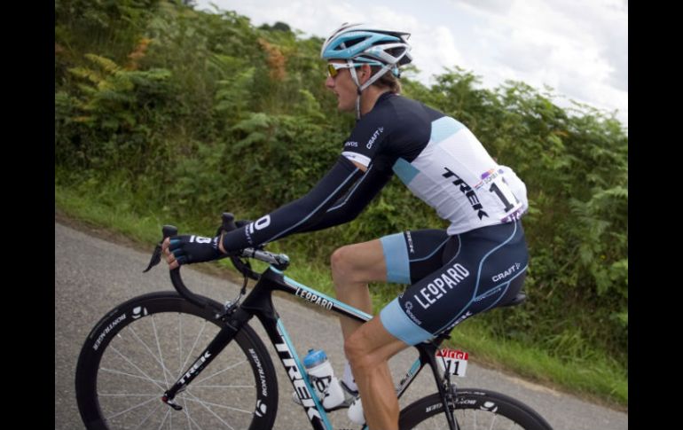 Andy Schleck durante el kílometro 164.5 en la fase cinco de tour. AFP  /