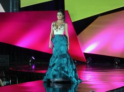 Ximena Navarrete porta el exclusivo diseño tapatío que representa la elegancia y dinamismo del automóvil. E. BARRERA  /