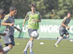 Lucas Piazón (der.) volverá a estar a las órdenes de Ávila para alinear en el duelo de semifinales. S. NÚÑEZ  /