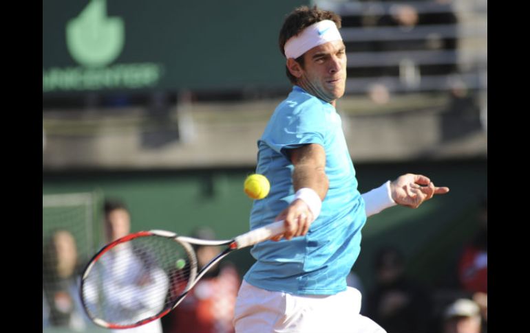 Juan Martín Del Potro devuelve la bola a su rival Kasajo Mikhail Kukushkin.EFE  /