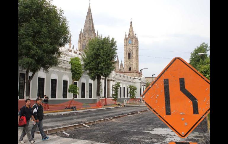 Repavimentación en la Avenida Enrique Díaz de León a la altura de Avenida Juárez, cruce actualmente cerrado a la circulación.A. CAMACHO  /