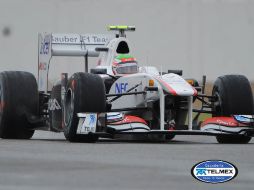 Sergio Perez en la primera sesión de entrenamiento libre en Silverstone. AFP  /