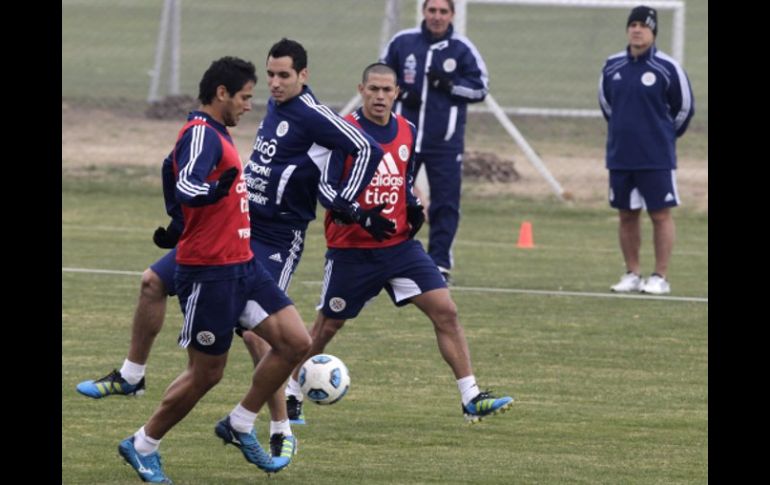 Jugadores de la Selección de Paraguay, durante sesión de entrenamiento de la Copa América en Argentina. REUTERS  /