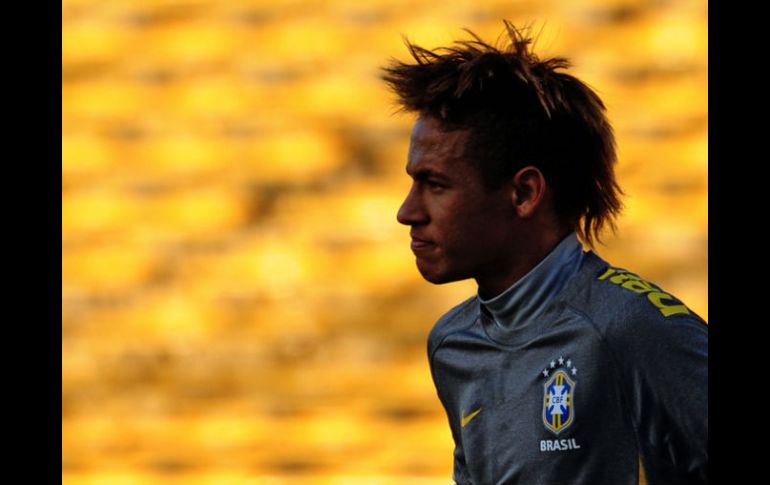 El jugador del Santos, Neymar, hoy en una sesión de entrenamiento en Córdoba, Argentina. AFP  /