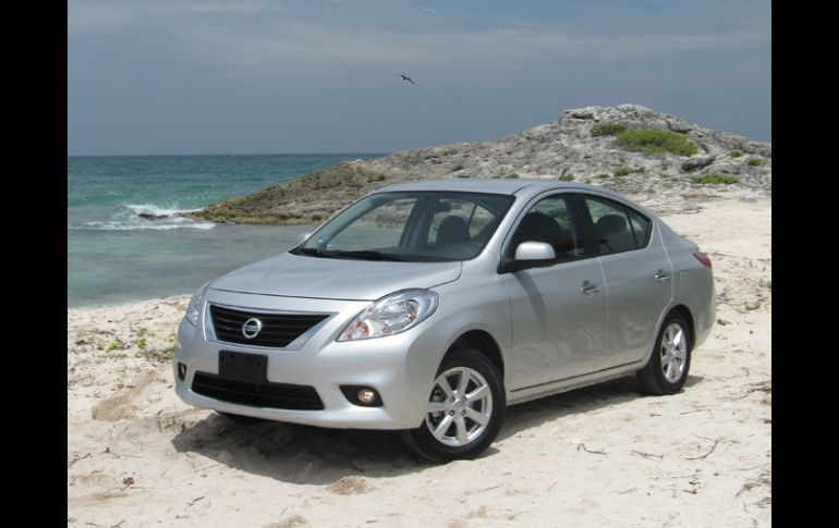 Foto frontal del Nissan Versa. EL INFORMADORE. HAW  /