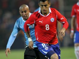 El seleccionado Chileno, Arturo Vidal, durante partido de la Copa América Argentina 2011. EFE  /