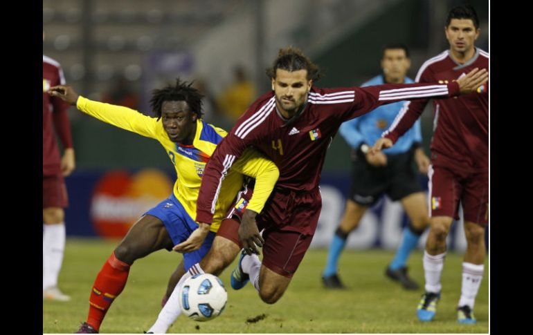 Después de varios problemas a lo largo del partido, Venezuela logró destacar ante su rival ecuatoriano. AP  /