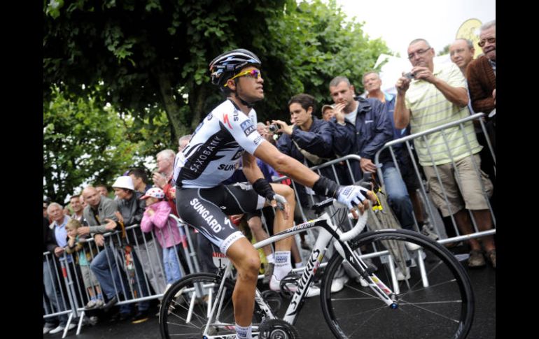 Contador previo a empezar el recorrido de 208km y la novena etapa. AFP  /