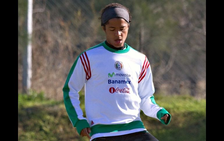 El seleccionado mexicano, Giovani dos Santos, durante sesión de entrenamiento para Copa América en Argentina. MEXSPORT  /