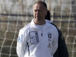 El seleccionador brasileño, Mano Menezes, durante sesión de entrenamiento de la Copa América en Argentina. REUTERS  /