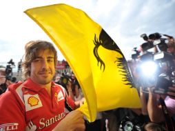 El piloto Fernando Alonso celebrando su triunfo. AFP  /