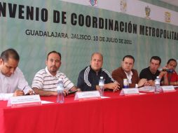 Los presidentes municipales del Área Metropolitana de Guadalajara firmaron un convenio donde plasmaron su compromiso. ARCHIVO  /