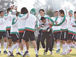 A pesar de los resultados adversos, el Tricolor conserva el buen ánimo en su práctica en el Buenos Aires Football. MEXSPORT  /